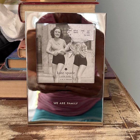 Kate Spade We are Fsmily Engraved photo frame. NWT- never used‎ - Picture 1 of 4